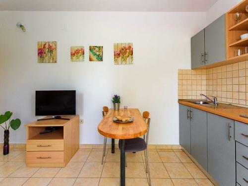 Spacious Apartment In Suko?an With Balcony