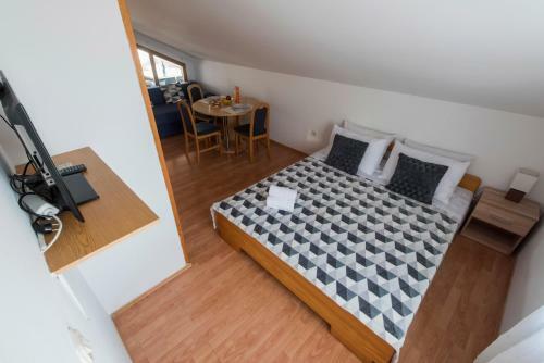 Hostal Apartments Dona