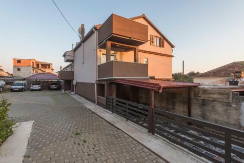 Hostal Apartments Dona