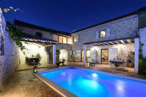 Villa Dvori