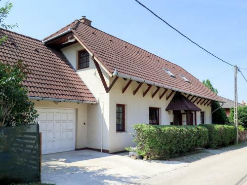 Holiday Home Regina - Boe131