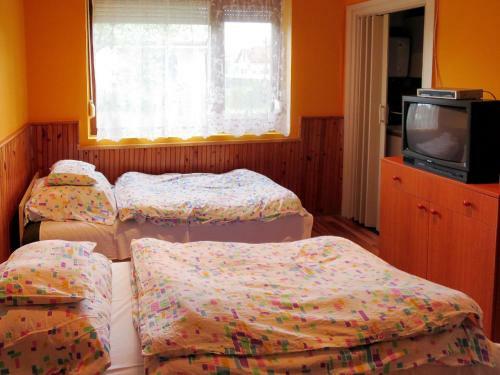 Holiday Home Zsolt - Maf132