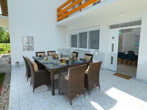 Holiday Home Pixie