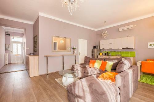 Two Couples Apartment
