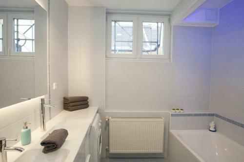 Apartamento Riverside Flat With King Castle View