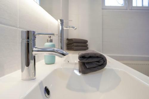 Apartamento Riverside Flat With King Castle View