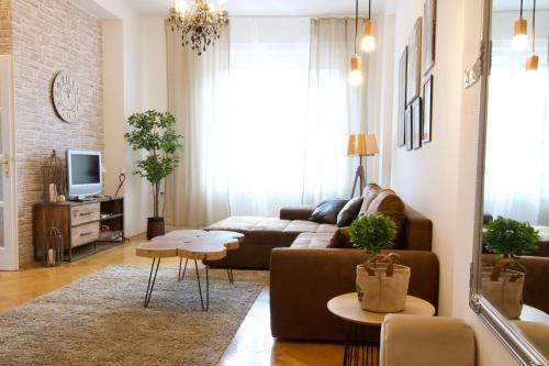 Standard Apartment By Hi5 - Mad�ch Imre 1