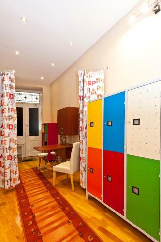 Metropolis Hostel