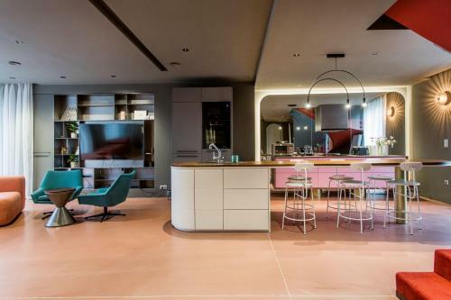 K52 Luxury 4bdrm 4bthrm Apartment