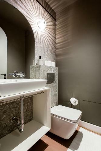 K52 Luxury 4bdrm 4bthrm Apartment