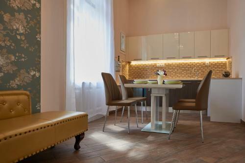 Falk Miksa Apartment