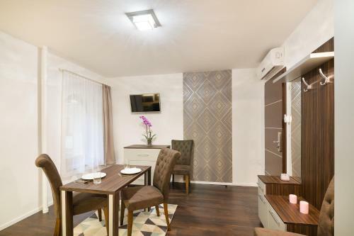 Aparthotel Paulay Downtown Apartments