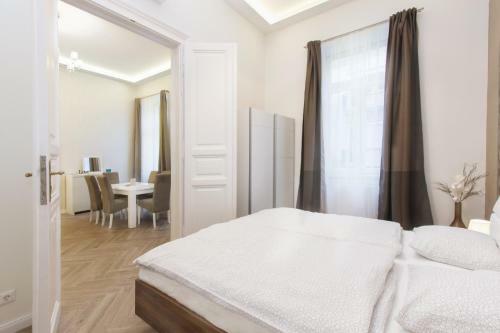 Jenny Luxury Two Bedrooms Apartment.