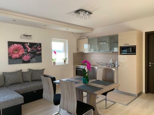 Orchidea Apartmanh�z Egerszal�k