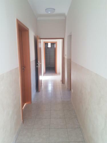 Huber Vend�gh�z