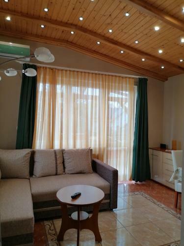 Betty-major Apartman
