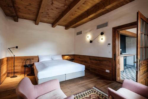 Hotel Almalomb Apartman