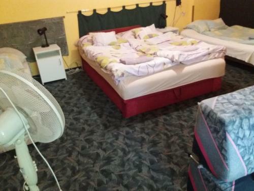 Lillaf�red Kapuja Hotel
