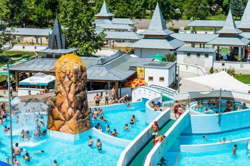Hunguest Hotel S�st�