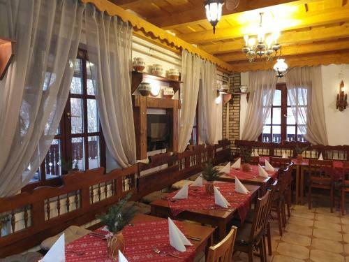 Posada Fakanalas Fogad�