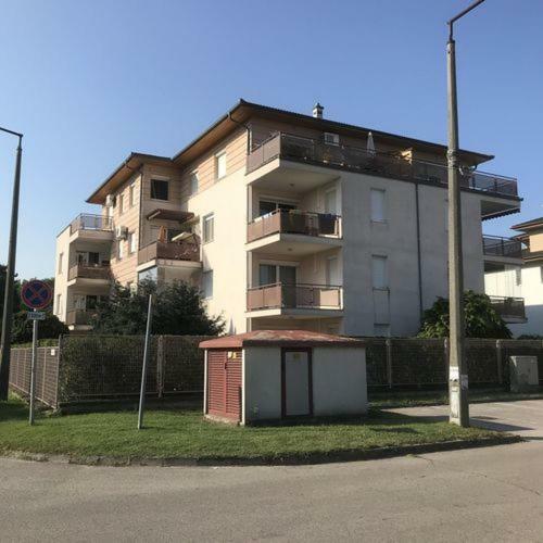 Feh�r Gy�ngy Apartman