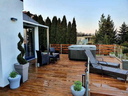 Bed & Breakfast Bagoly Wellness Apartman