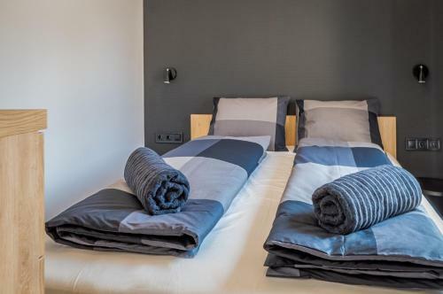 H&h Apartments Poroszl�