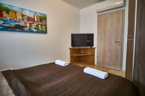 Az�r Apartments - Hostaid
