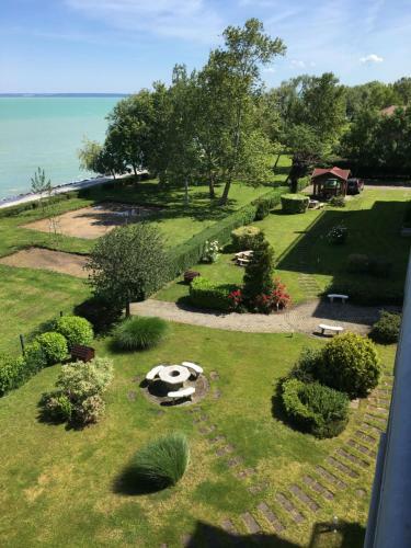 K�k Hull�m Apartman