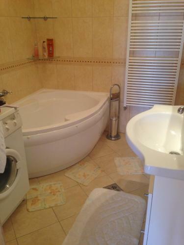Egy�tt A Csal�d I. Apartman