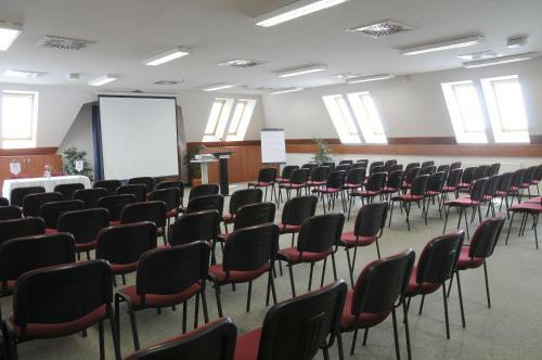 Garden Hotel Wellness �s Konferencia