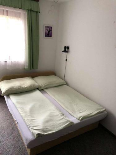 Service 4 You Apartmanh�z