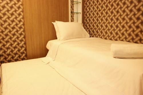 Classic 2br Apartment At Gateway Pasteur Near Exit Toll By Travelio