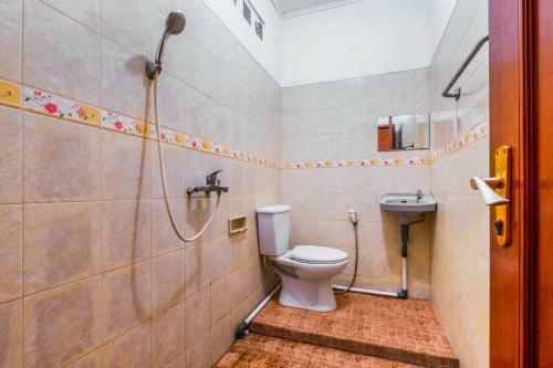Hotel Oyo 2728 Sinulingga Residence