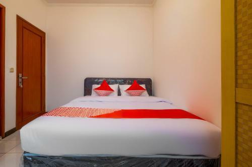 Hotel Oyo 2728 Sinulingga Residence
