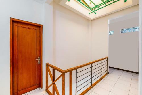 Hotel Oyo 2728 Sinulingga Residence