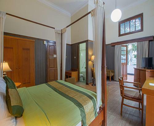 Bumi Sawunggaling Hotel