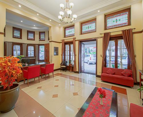 Bumi Sawunggaling Hotel