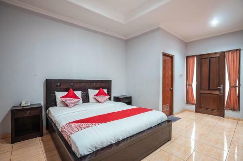 Oyo 686 Bunga Karang Hotel