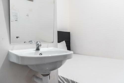 Hotel Oyo Life 2925 Midys