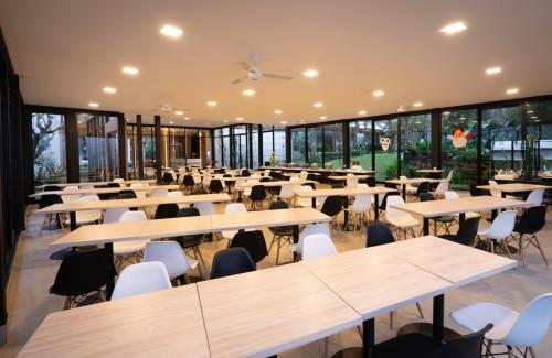 Hotel Nite & Day Mdc Puncak - Gadog