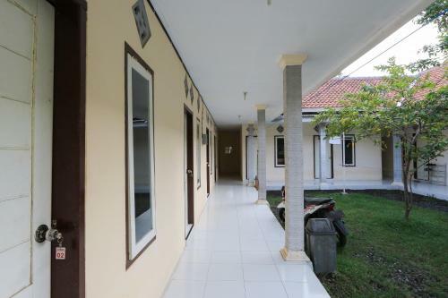 Hotel Spot On 2371 Islami Family Residence