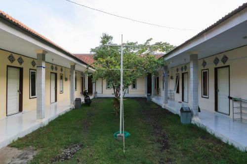 Hotel Spot On 2371 Islami Family Residence