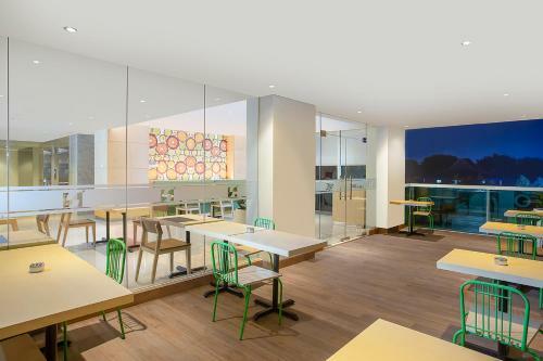 Zest Hotel Parang Raja Solo