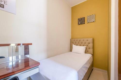 Hotel Oyo Life 1877 Side Corner