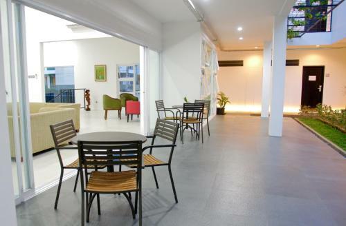 Hotel Ampera Avenue Residence