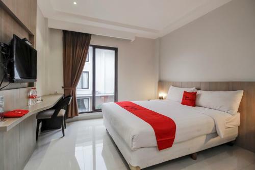 Hostal Reddoorz Plus @ Tb Simatupang