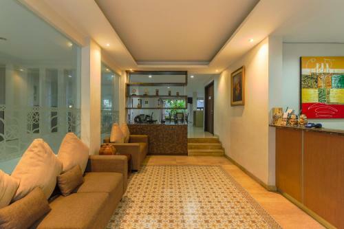 Hostal Reddoorz Plus @ Tb Simatupang