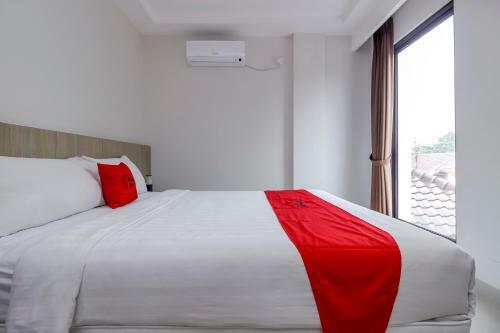 Hostal Reddoorz Plus @ Tb Simatupang