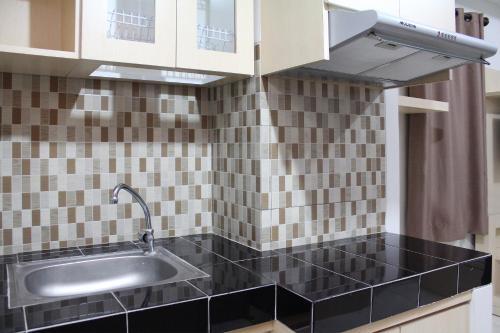 Hotel Oyo 266 Margonda Residence 5